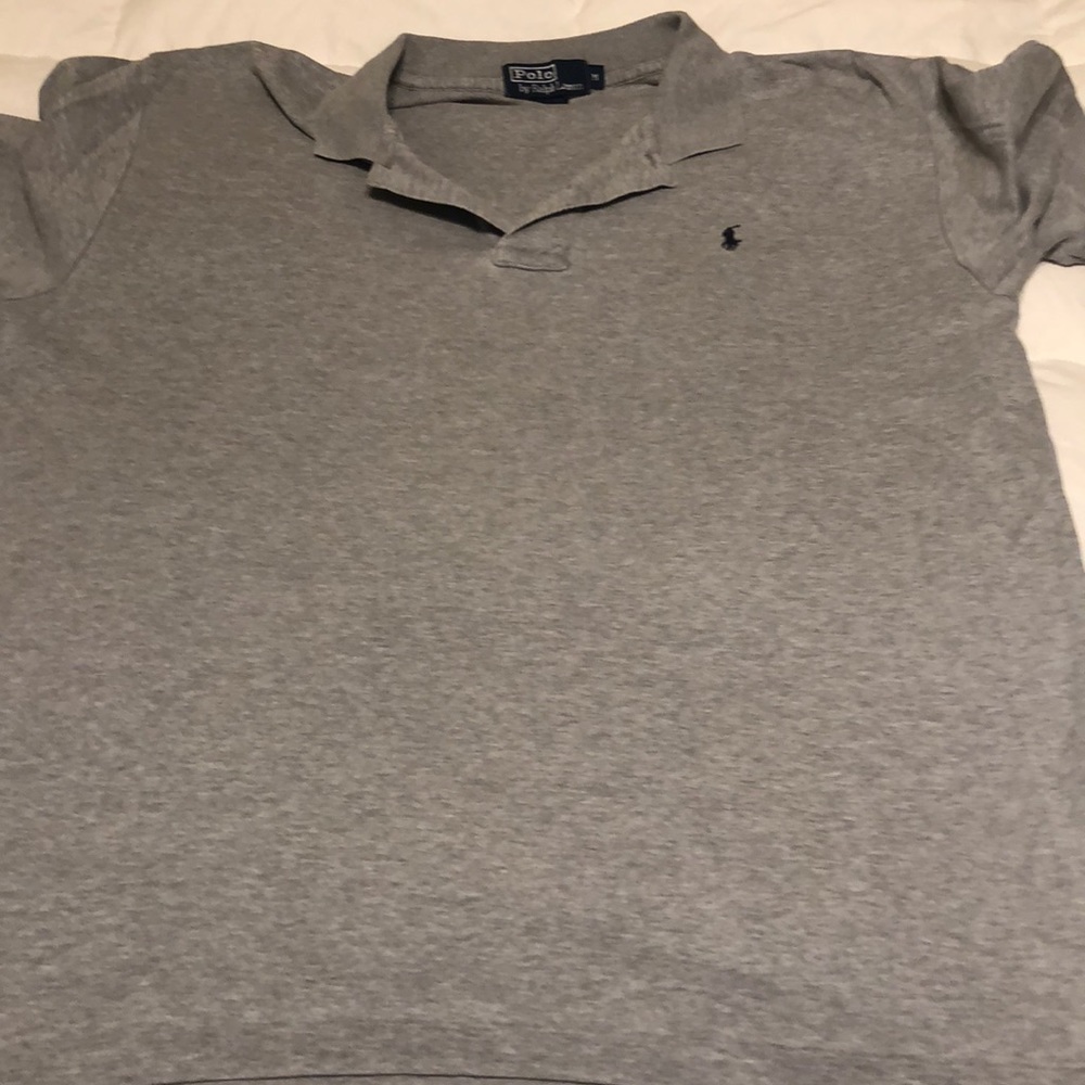 Men’s medium polo